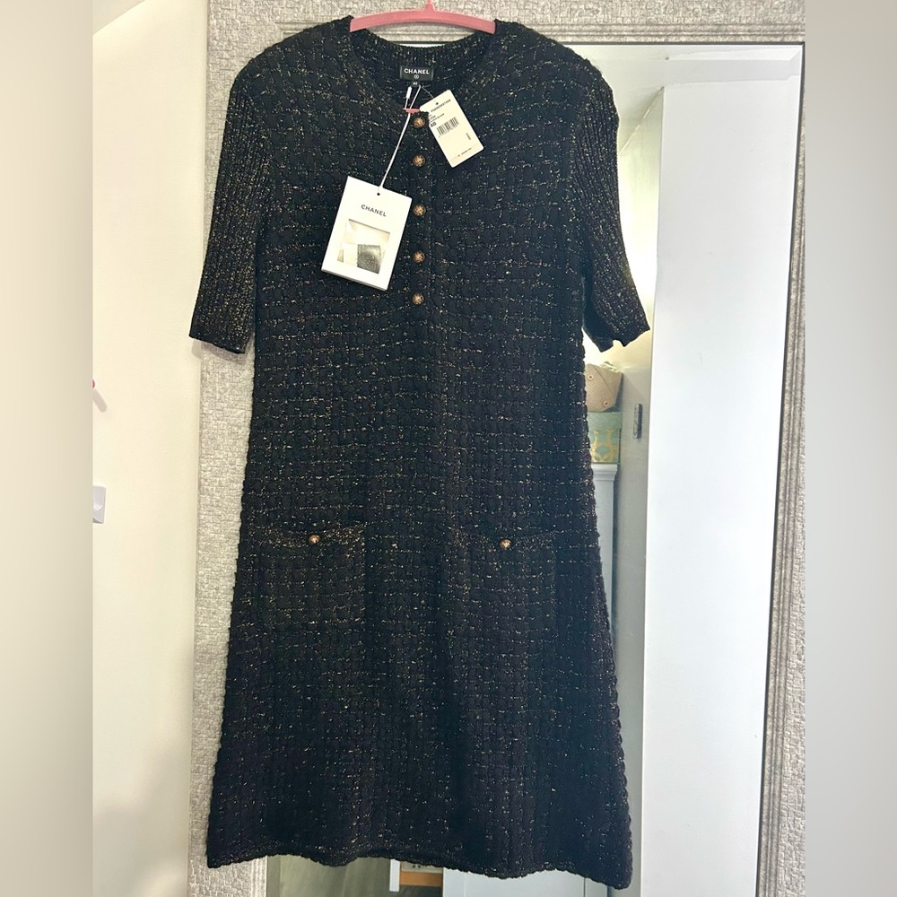 AUTHENTIC CHANEL BLACK DRESS W/GOLD TONE KNIT STRETCHY DRESS - BEAUTIFUL, CLASSY